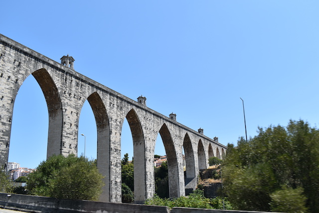 very tall aquaduct